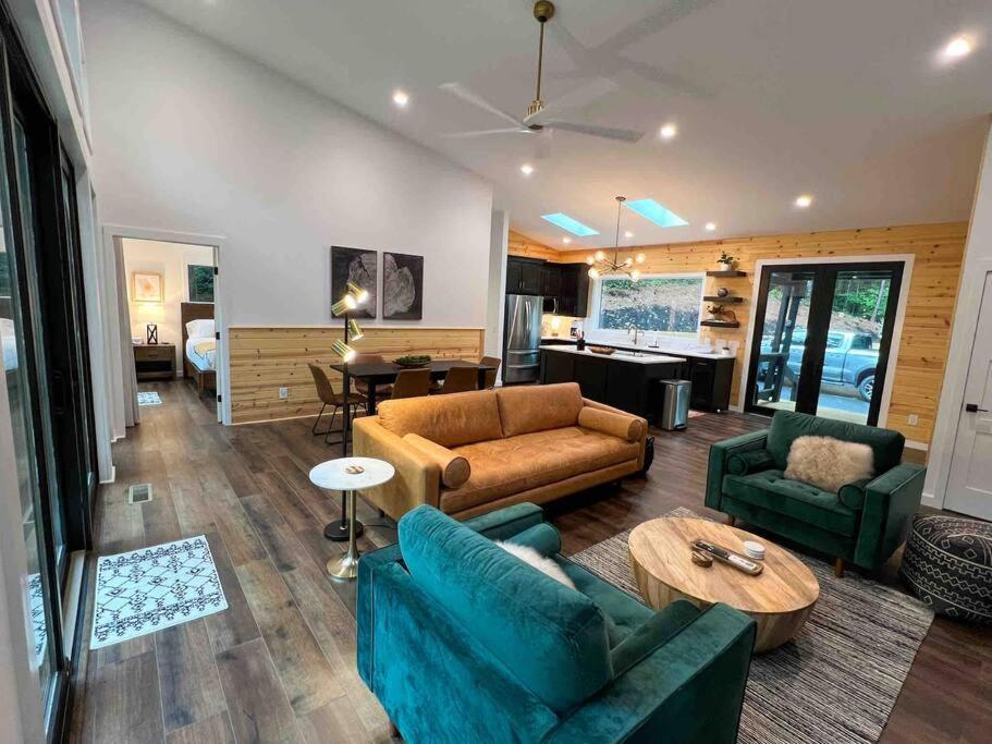 Modern Mountain Getaway With Hot Tub, Fire Pit Villa Sautee Nacoochee Buitenkant foto