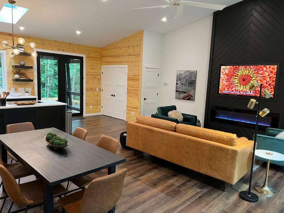 Modern Mountain Getaway With Hot Tub, Fire Pit Villa Sautee Nacoochee Buitenkant foto