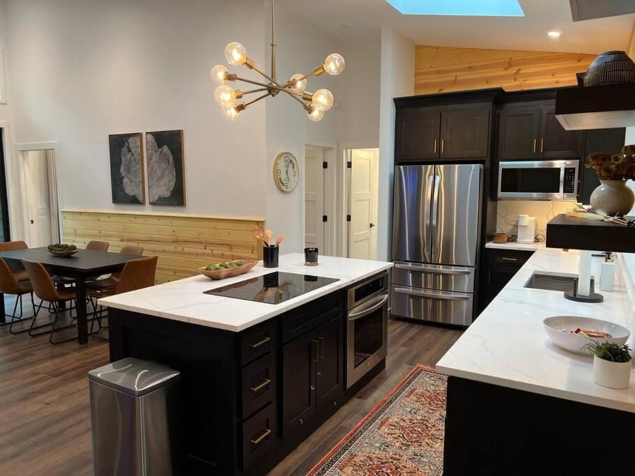Modern Mountain Getaway With Hot Tub, Fire Pit Villa Sautee Nacoochee Buitenkant foto